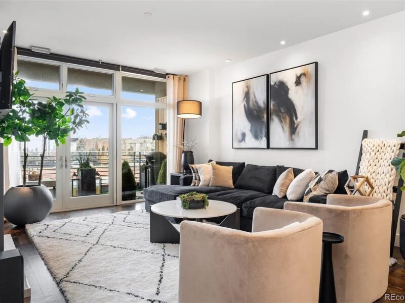 This beautifully upgraded 1 bedroom (333 S Monroe Street Unit 211, Denver, CO 80209)
