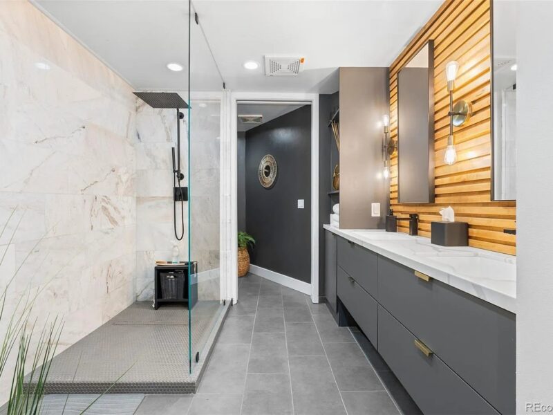 This beautifully upgraded 1 bedroom (333 S Monroe Street Unit 211, Denver, CO 80209)