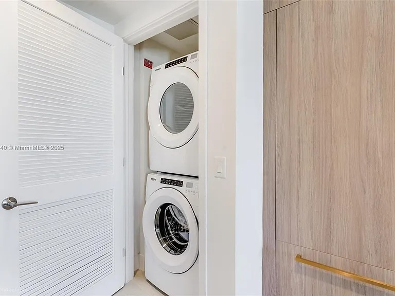 Perfect location in downtown Miami (601 NE 1st Ave, Miami, FL 33132 )