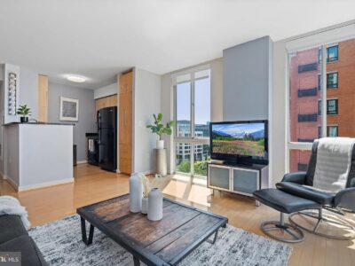 South facing 9th floor sun-filled corner unit (1000 New Jersey Ave SE , Washington, DC 20003 )