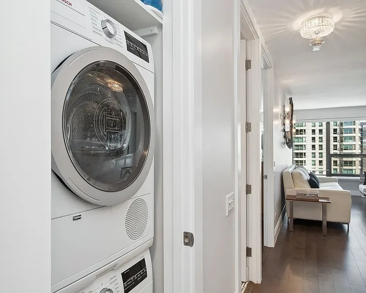 Spacious Furnished 1BR in Streeterville – Ideal for Nurses, Interns & Professionals