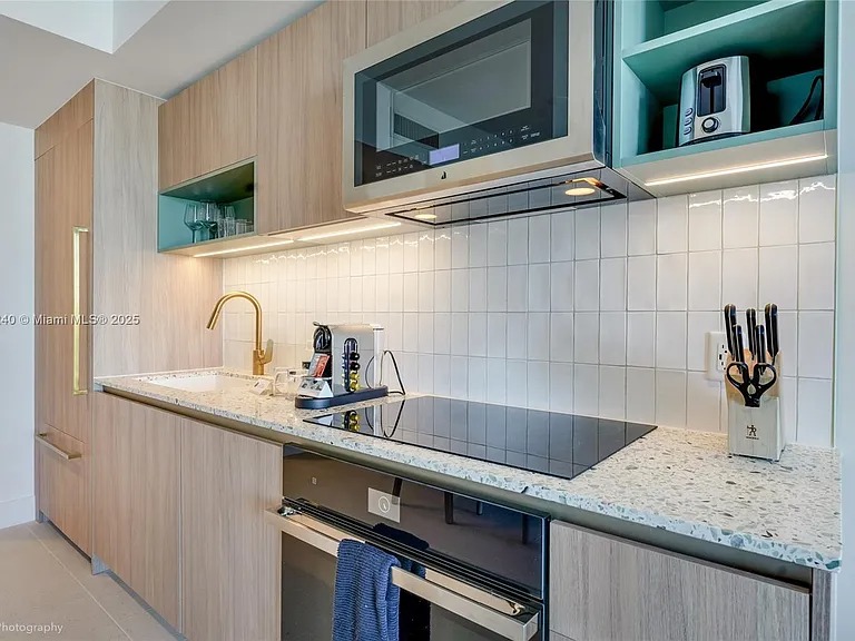 Perfect location in downtown Miami (601 NE 1st Ave, Miami, FL 33132 )