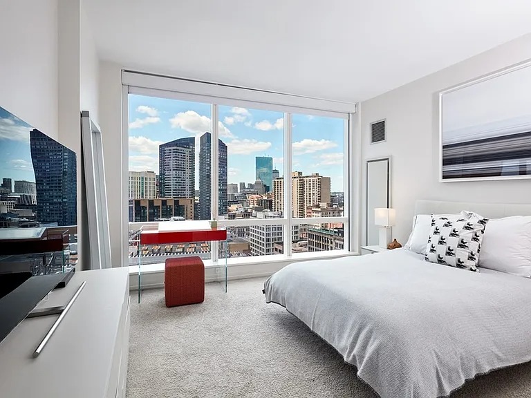 Beautiful 1 Bedroom, 1 Bath ( 1 Franklin St , Boston, MA 02110 )