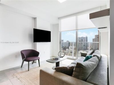 Penthouse 1/1 unit Perfect for short-long term rental (227 NE 2nd St, Miami, FL 33132 )