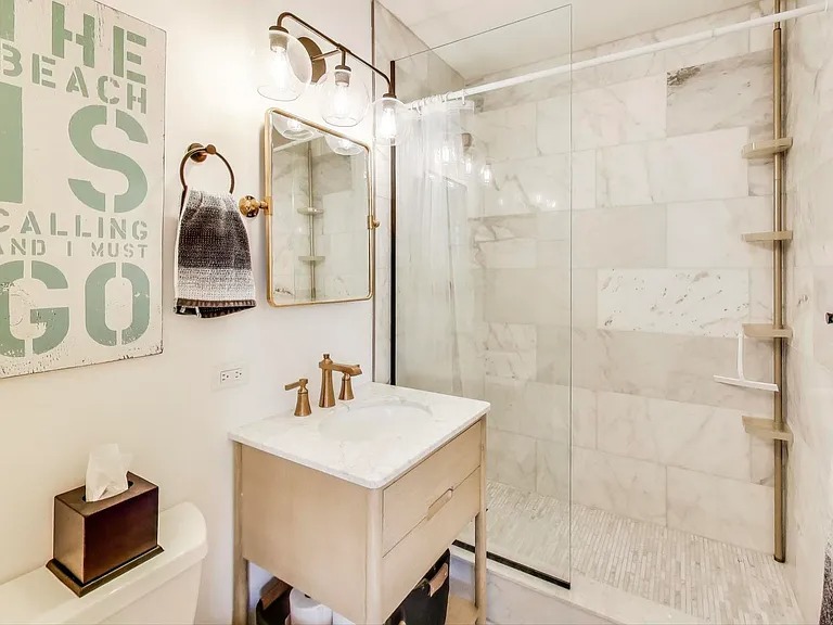 Completely furnished (1445 N State Pkwy Chicago, IL 60610 )