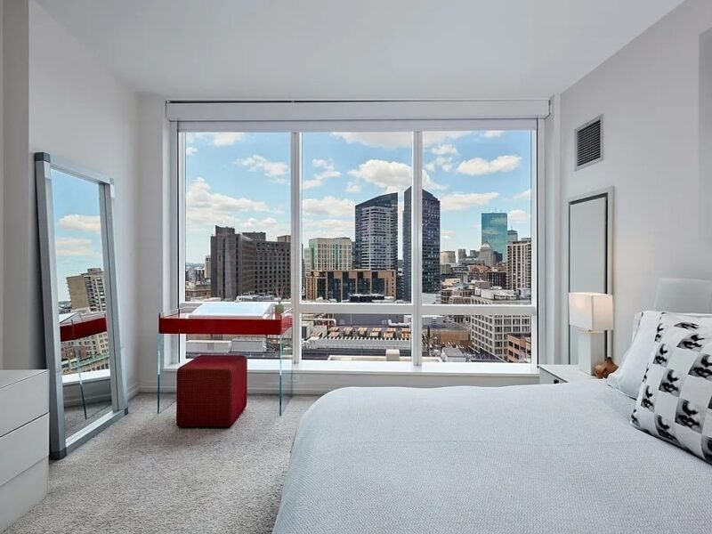 Beautiful 1 Bedroom, 1 Bath ( 1 Franklin St , Boston, MA 02110 )