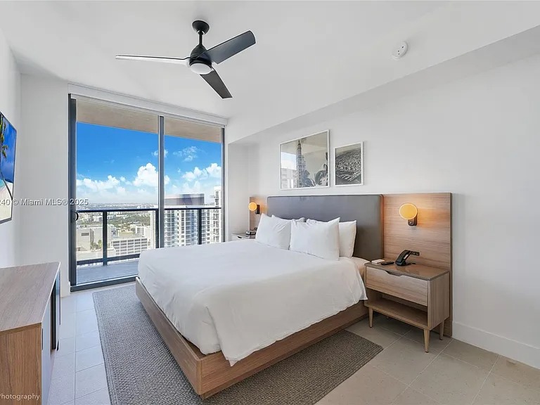 Perfect location in downtown Miami (601 NE 1st Ave, Miami, FL 33132 )