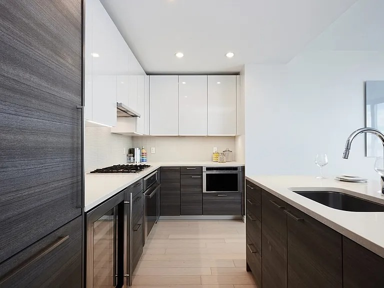 Beautiful 1 Bedroom, 1 Bath ( 1 Franklin St , Boston, MA 02110 )
