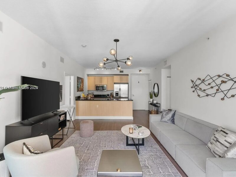 Stylishly Furnished High floor 2BD/2BA (79 SW 12th St, Miami, FL 33130)