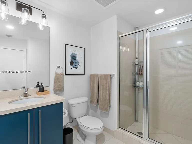 Stylishly Furnished High floor 2BD/2BA (79 SW 12th St, Miami, FL 33130)
