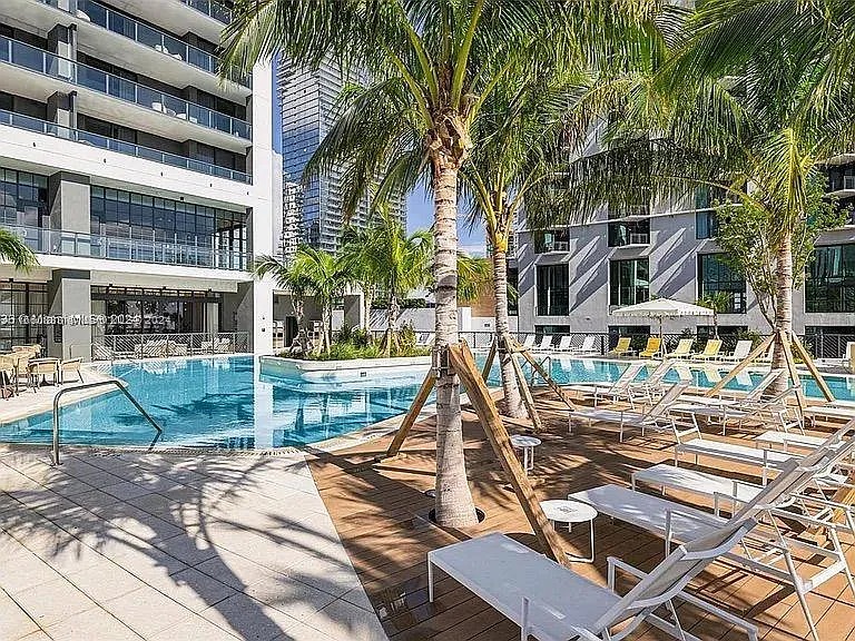 Stunning brand-new condo (601 NE 1st Ave, Miami, FL 33132 )
