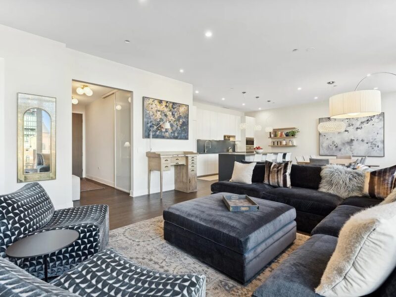 Exceptionally designed 2 bedroom 2.5 bath home (Chicago, IL 60654 )