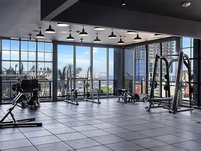 Stunning brand-new condo (601 NE 1st Ave, Miami, FL 33132 )