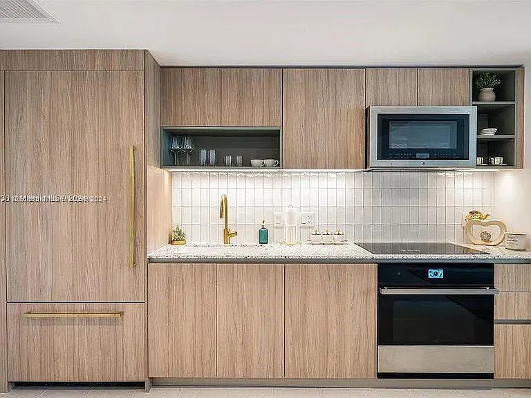 Stunning brand-new condo (601 NE 1st Ave, Miami, FL 33132 )