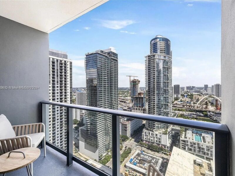 Stunning brand-new condo (601 NE 1st Ave, Miami, FL 33132 )