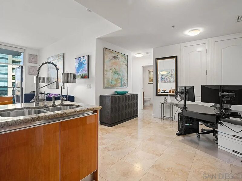 Luxury 1-Bedroom Condo Ideal for Travel Nurses, Interns & Corporate Guests