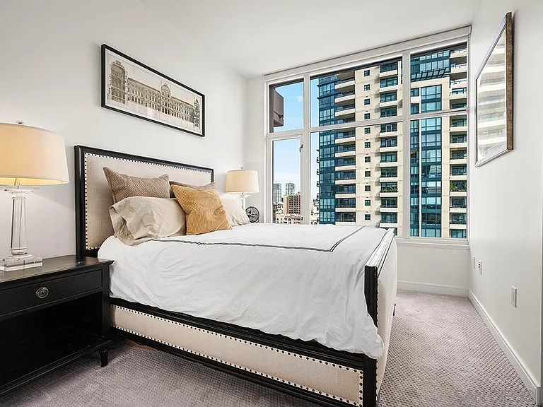 Luxury 1-Bedroom Condo Ideal for Travel Nurses, Interns & Corporate Guests