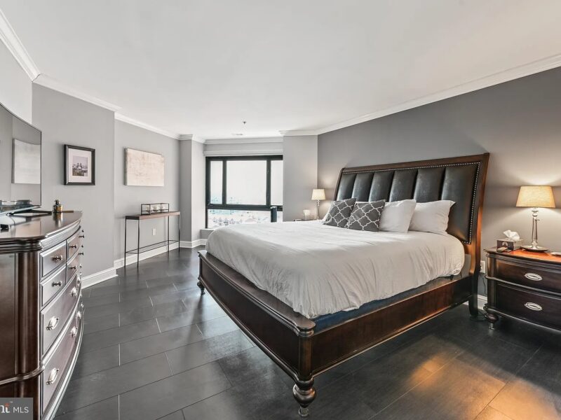 BEAUTIFUL CONDO (2515 Boston St, Baltimore, MD 21224 )