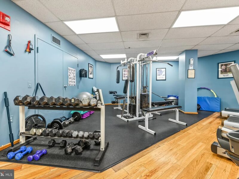 BEAUTIFUL CONDO (2515 Boston St, Baltimore, MD 21224 )