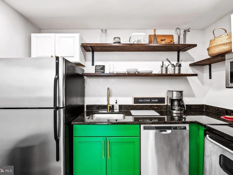 Charming 1-bedroom, 1-bathroom apartment (1011 Hunter St , Baltimore, MD 21202