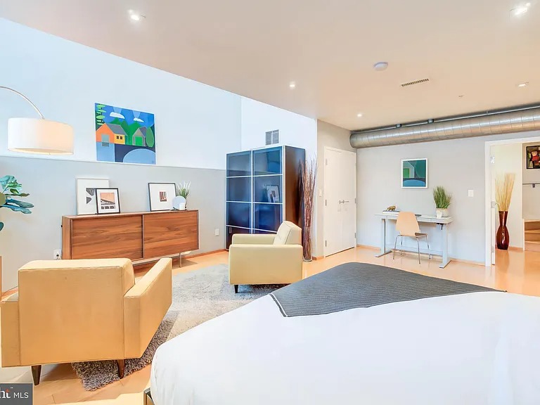 1BR/1BA condo