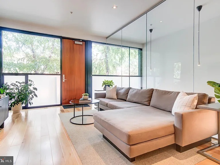 1BR/1BA condo