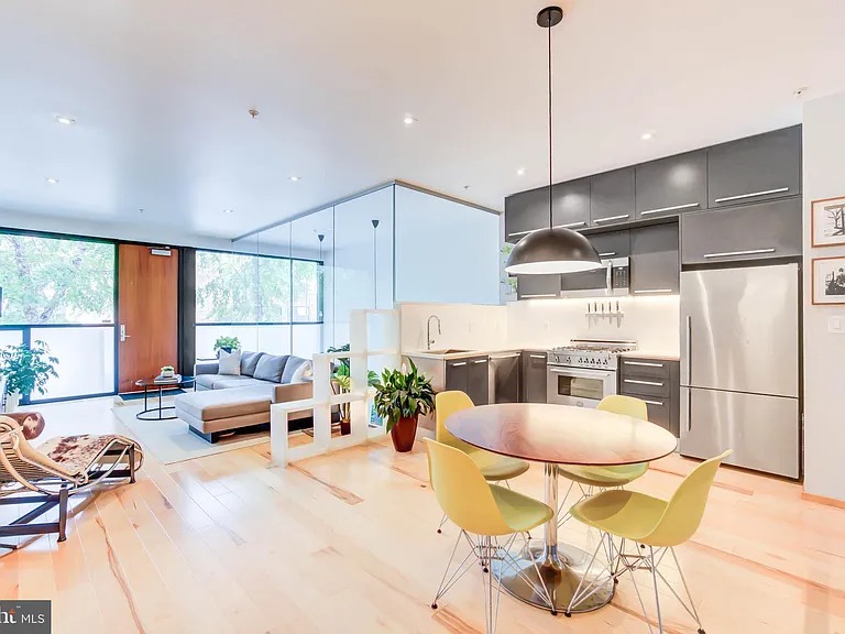 1BR/1BA condo