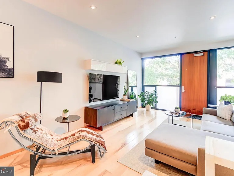 1BR/1BA condo