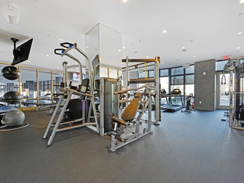 Immaculate and spacious one-bedroom (75 Park Ln, Jersey City, NJ 07310 )