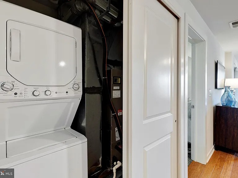 Fabulous 1 bedroom, 1 bathroom ( 1608 Ridge Ave , Philadelphia, PA 19130 )