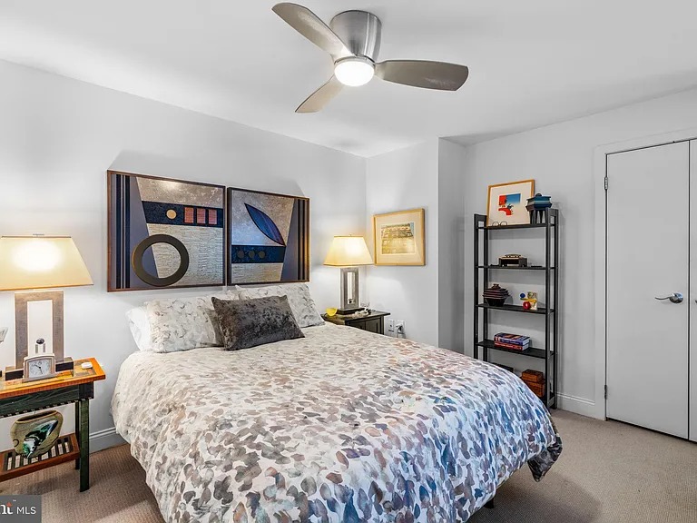 Short term Spacious lofted one-bedroom for Travel nurses / interns / individuals in Philadelphia, PA 19146 )