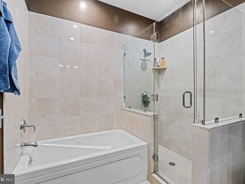 Short term Spacious lofted one-bedroom for Travel nurses / interns / individuals in Philadelphia, PA 19146 )