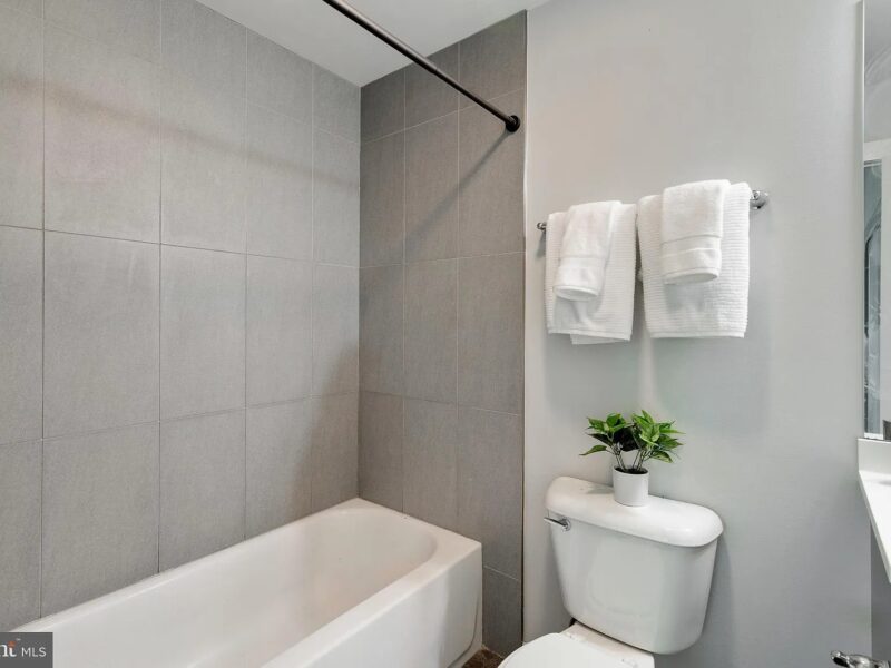 Fabulous 1 bedroom, 1 bathroom ( 1608 Ridge Ave , Philadelphia, PA 19130 )