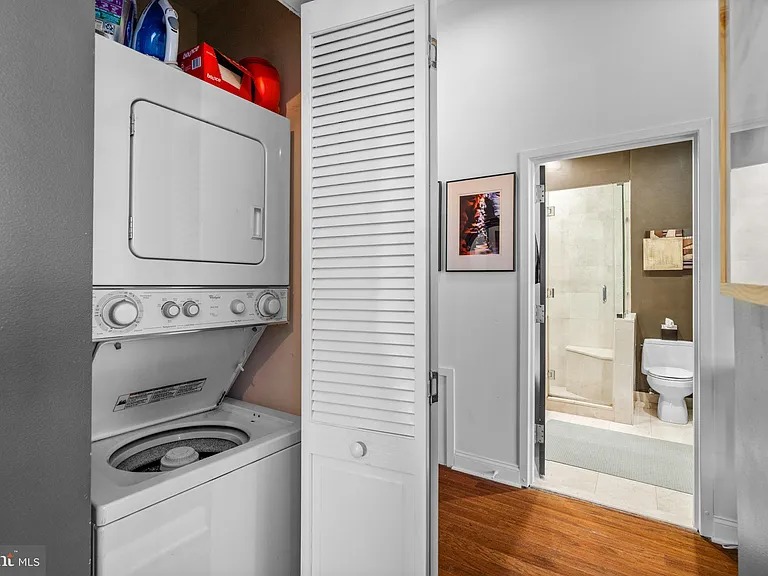 Short term Spacious lofted one-bedroom for Travel nurses / interns / individuals in Philadelphia, PA 19146 )