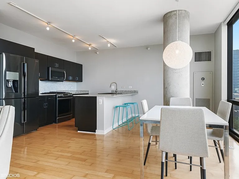 Beautifully upgraded one bedroom home in Chicago