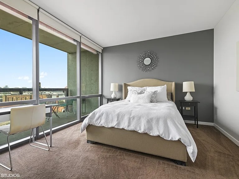 Beautifully upgraded one bedroom home in Chicago