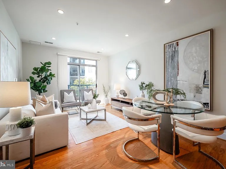 Beautiful one-bedroom condo in Arlington VA