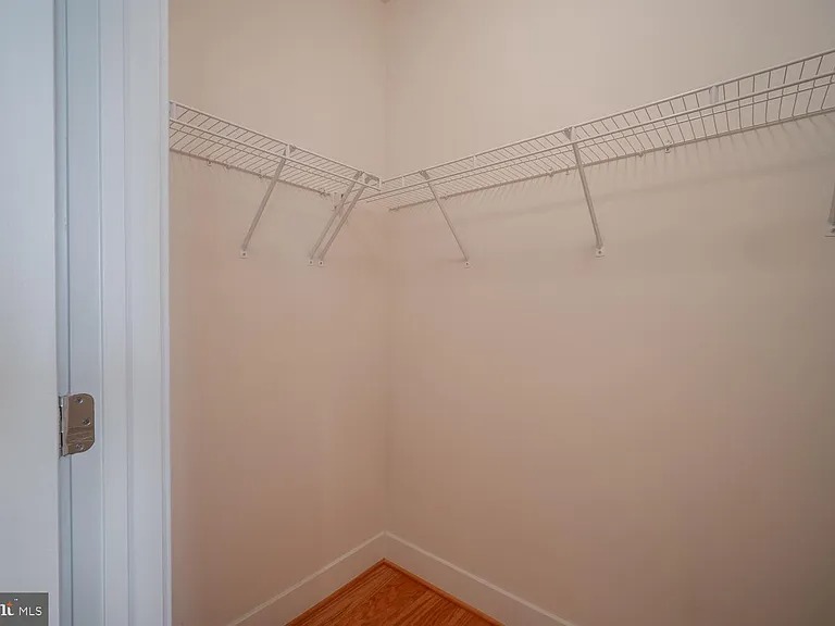 Beautiful one-bedroom condo in Arlington VA
