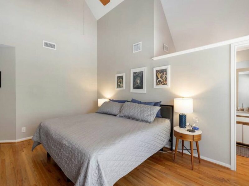 Charming 2bd fully furnished available in Houston