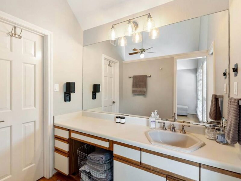Charming 2bd fully furnished available in Houston