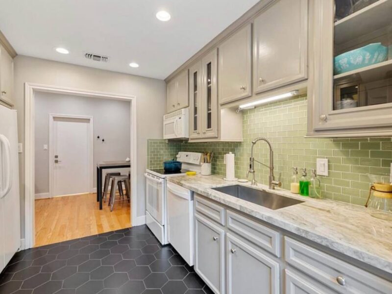 Charming 2bd fully furnished available in Houston