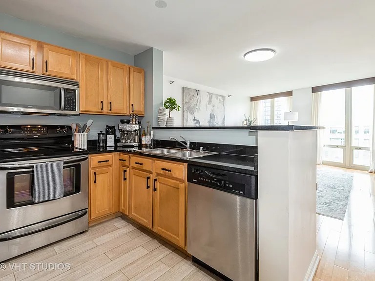 Completely upgraded 1 bedroom IN Chicago