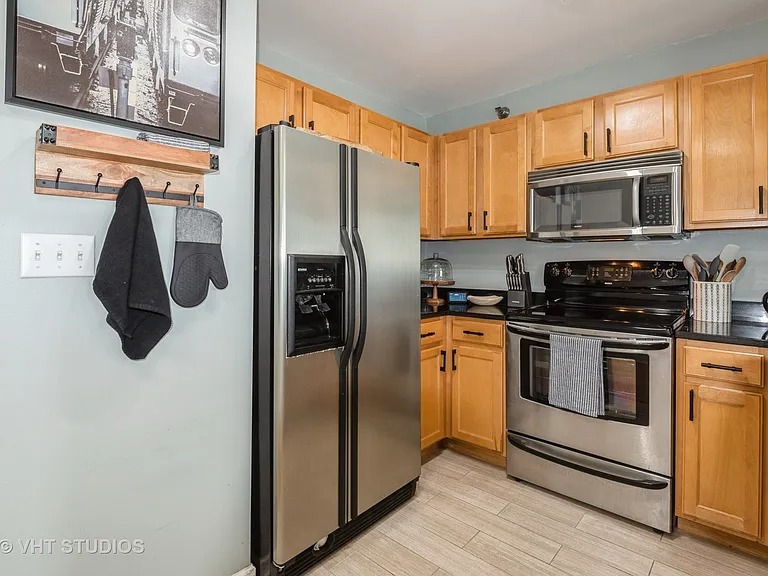 Completely upgraded 1 bedroom IN Chicago