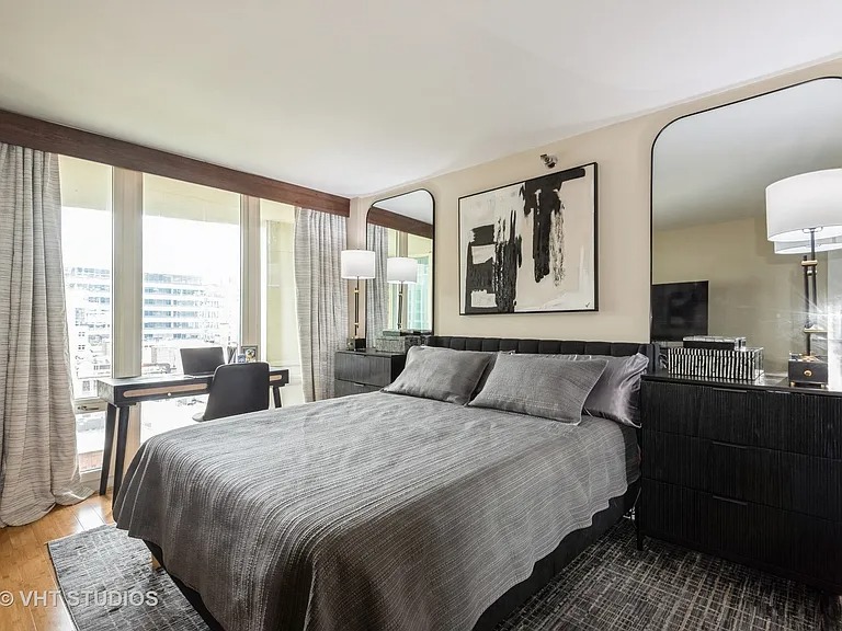 Completely upgraded 1 bedroom IN Chicago