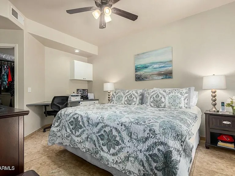 Beautifully updated first-floor unit in Phoenix AZ