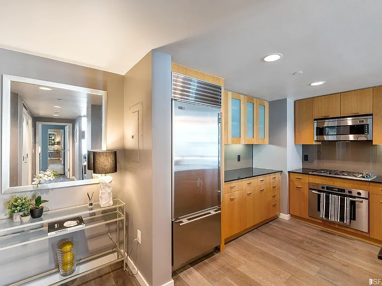 Stylish Furnished 1 Bedroom Condo in San Francisco CA