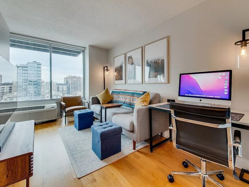 Updated 1 bedroom Lakeview condo in Chicago IL