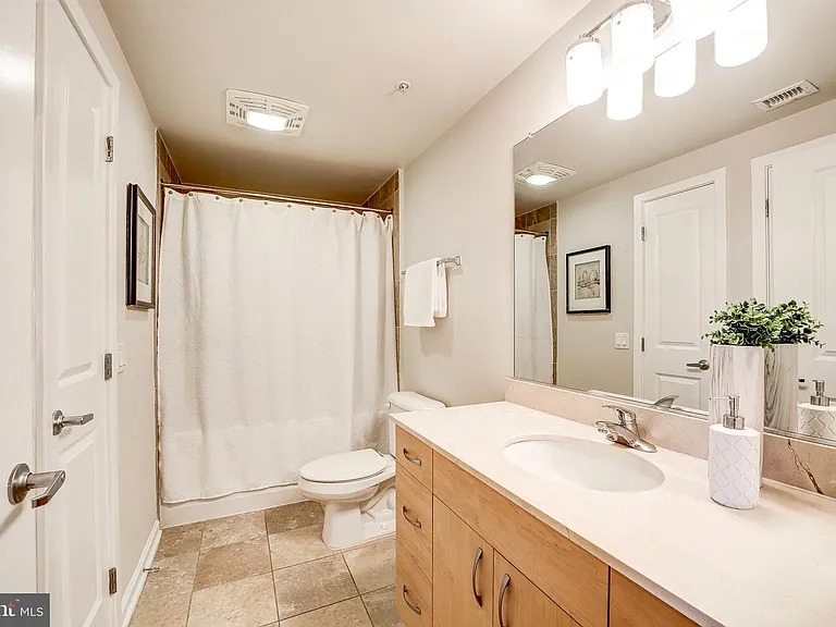 Beautiful 1 bedroom condo in Washington DC