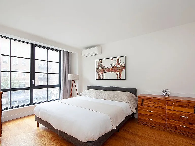 Contemporary home with a perfect blend of elegance in Brooklyn