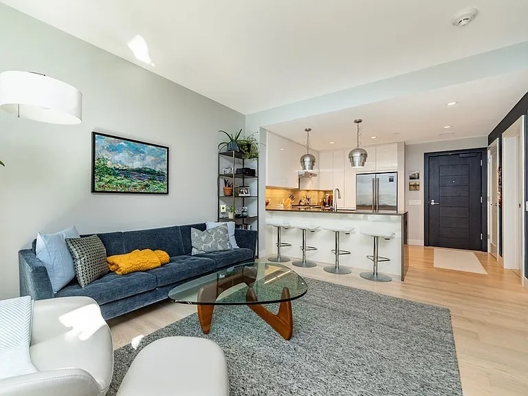 South facing 1 BR in Boston